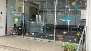 玄関のディスプレイを夏仕様に変更しました！